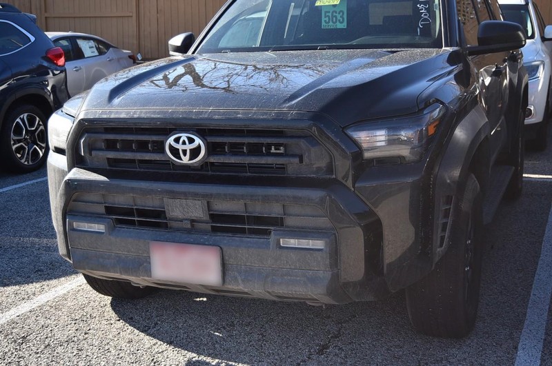 Toyota 4Runner Vehicle Image 02