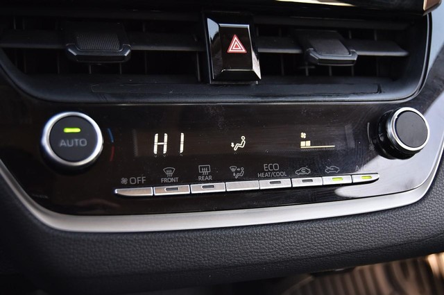 Toyota Corolla Vehicle Image 14