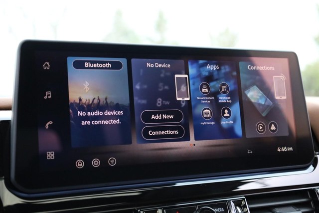 Nissan Pathfinder Vehicle Image 15