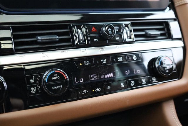 Nissan Pathfinder Vehicle Image 18