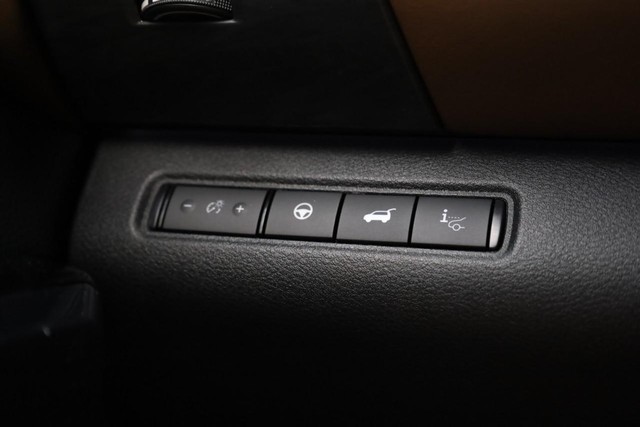 Nissan Pathfinder Vehicle Image 24