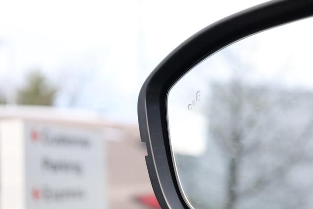 Nissan Pathfinder Vehicle Image 25