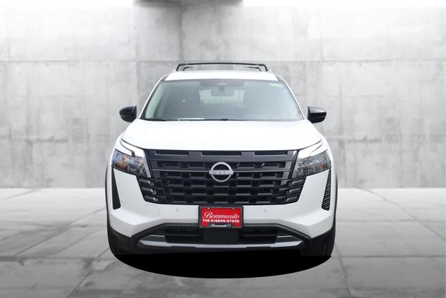 Nissan Pathfinder Vehicle Image 04