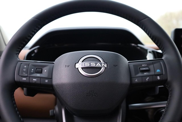 Nissan Pathfinder Vehicle Image 13