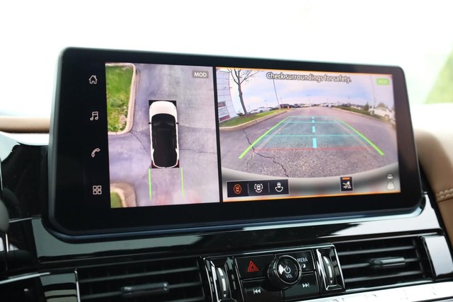 Nissan Pathfinder Vehicle Image 16