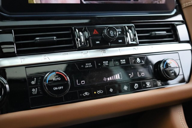 Nissan Pathfinder Vehicle Image 18