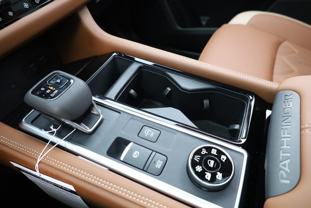 Nissan Pathfinder Vehicle Image 20