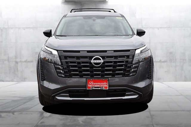 Nissan Pathfinder Vehicle Image 04