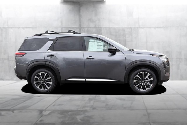 Nissan Pathfinder Vehicle Image 05