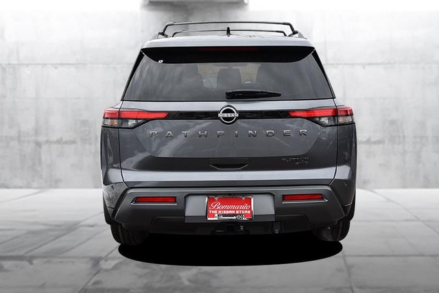 Nissan Pathfinder Vehicle Image 06