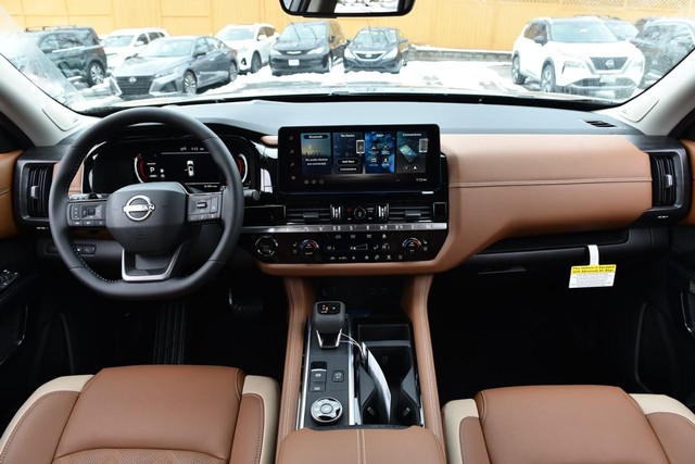 Nissan Pathfinder Vehicle Image 08