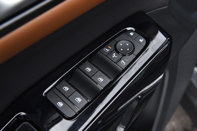 Nissan Pathfinder Vehicle Image 09