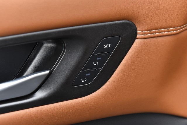 Nissan Pathfinder Vehicle Image 10