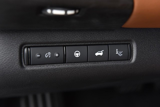 Nissan Pathfinder Vehicle Image 12