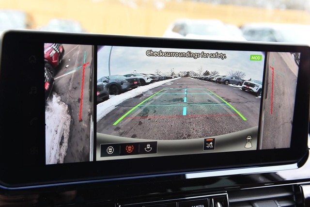 Nissan Pathfinder Vehicle Image 15