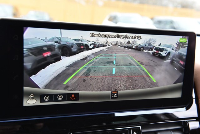 Nissan Pathfinder Vehicle Image 16