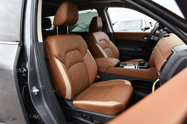 Nissan Pathfinder Vehicle Image 26