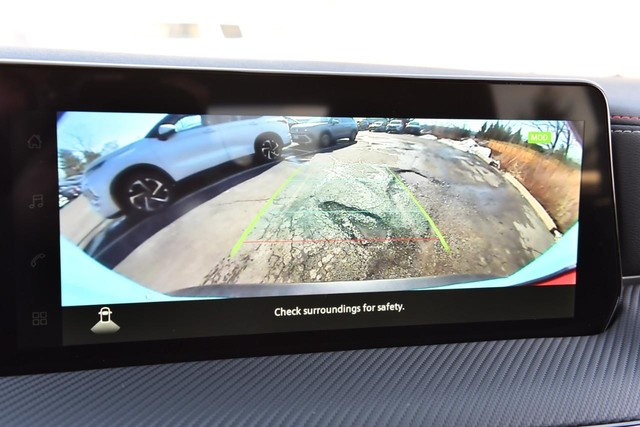 Nissan Kicks Vehicle Image 15