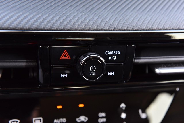 Nissan Kicks Vehicle Image 18