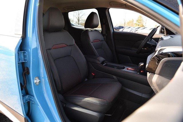 Nissan Kicks Vehicle Image 24