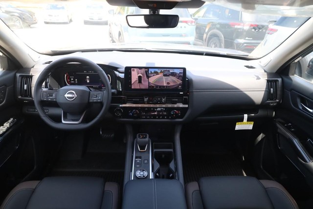 Nissan Pathfinder Vehicle Image 07