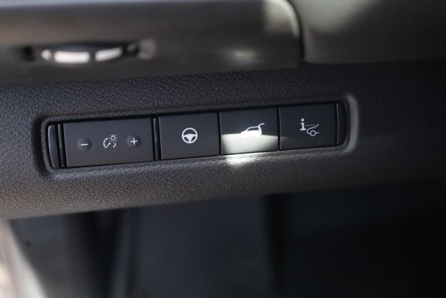 Nissan Pathfinder Vehicle Image 13