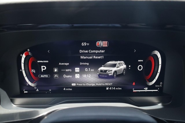 Nissan Pathfinder Vehicle Image 14