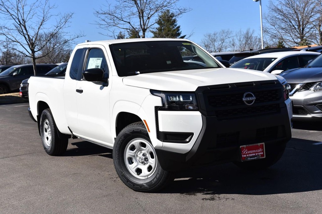 Nissan Frontier Vehicle Image 02