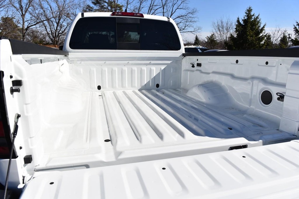 Nissan Frontier Vehicle Image 07