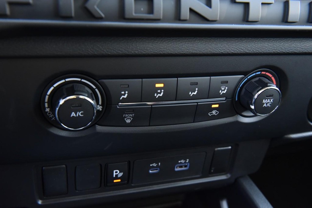 Nissan Frontier Vehicle Image 18