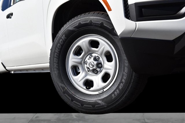 Nissan Frontier Vehicle Image 03