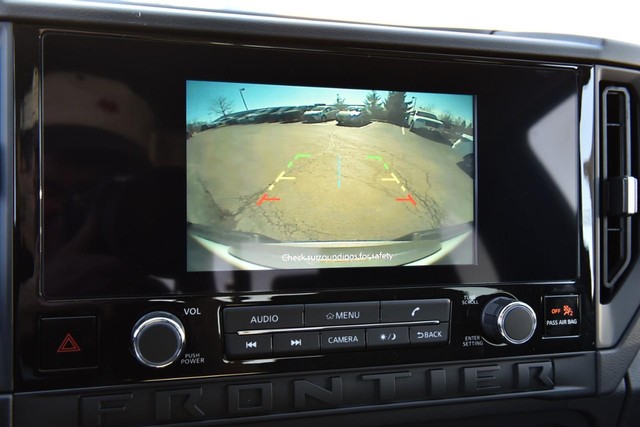 Nissan Frontier Vehicle Image 16