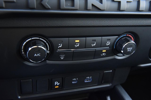 Nissan Frontier Vehicle Image 18