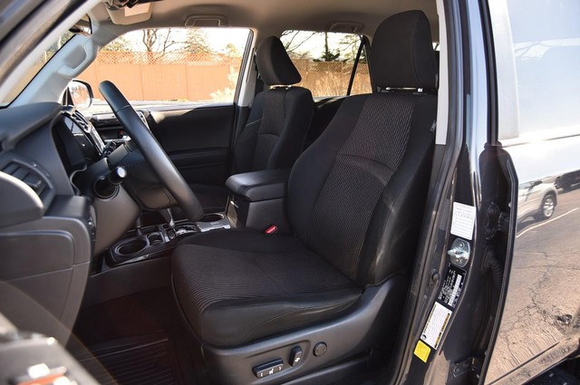 Toyota 4Runner Vehicle Image 19