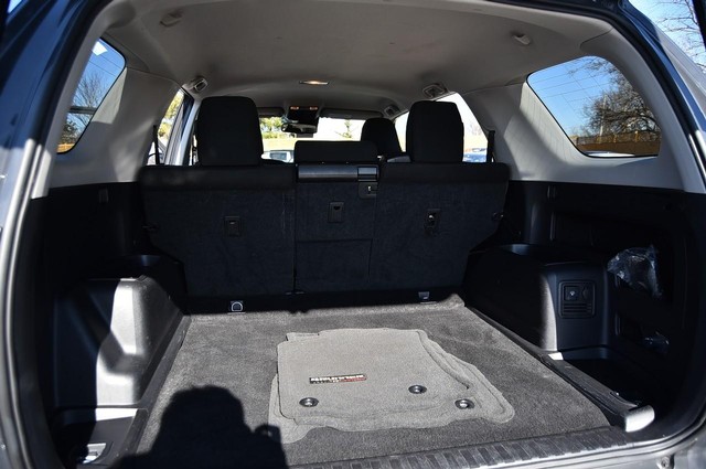 Toyota 4Runner Vehicle Image 24