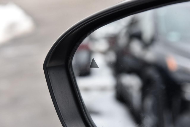 Nissan Rogue Vehicle Image 11