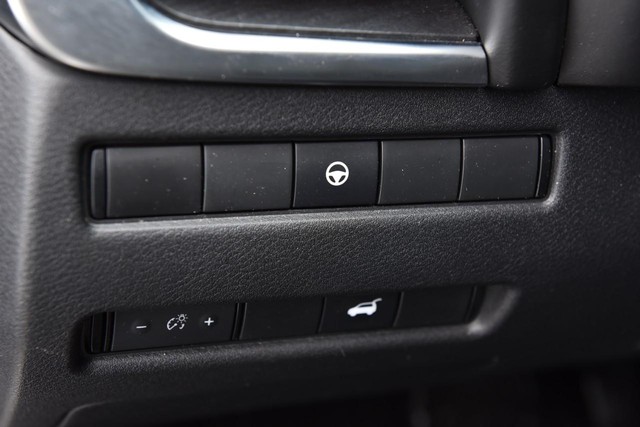 Nissan Rogue Vehicle Image 12