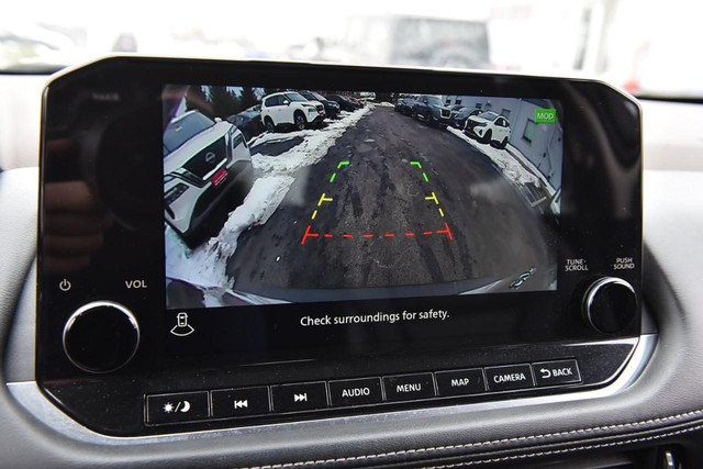 Nissan Rogue Vehicle Image 16