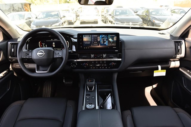 Nissan Pathfinder Vehicle Image 08