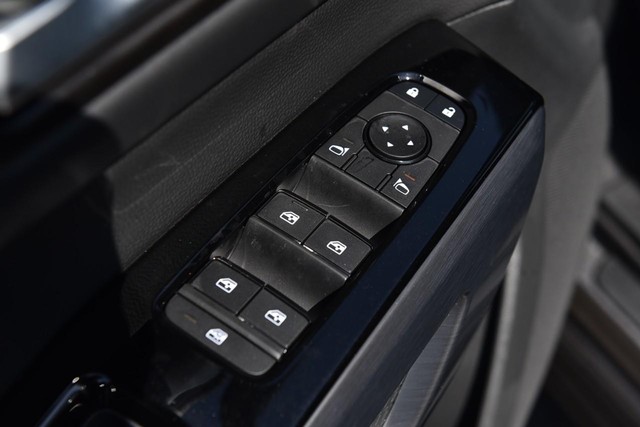 Nissan Pathfinder Vehicle Image 09