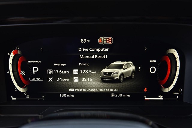 Nissan Pathfinder Vehicle Image 12