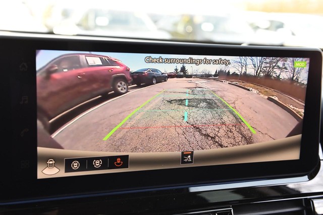 Nissan Pathfinder Vehicle Image 15