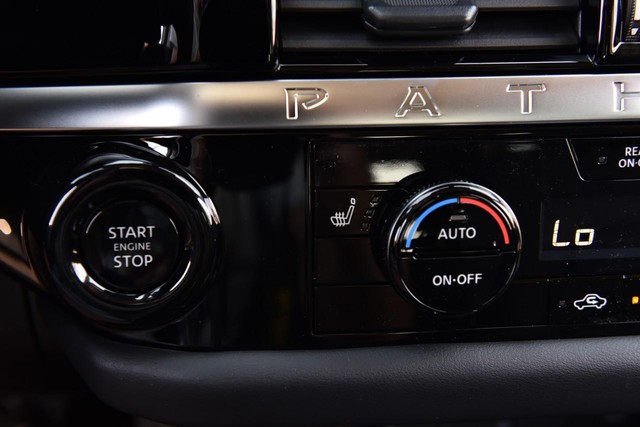 Nissan Pathfinder Vehicle Image 19