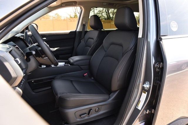 Nissan Pathfinder Vehicle Image 24