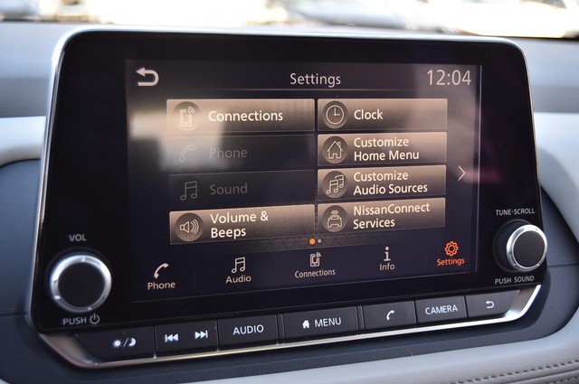 Nissan Rogue Vehicle Image 14