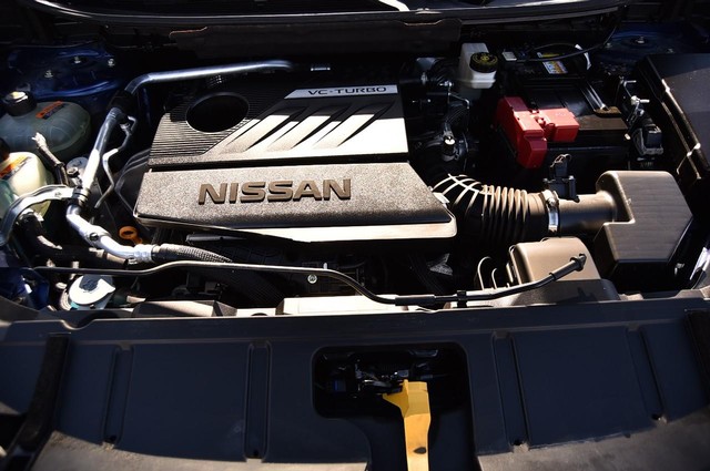 Nissan Rogue Vehicle Image 25