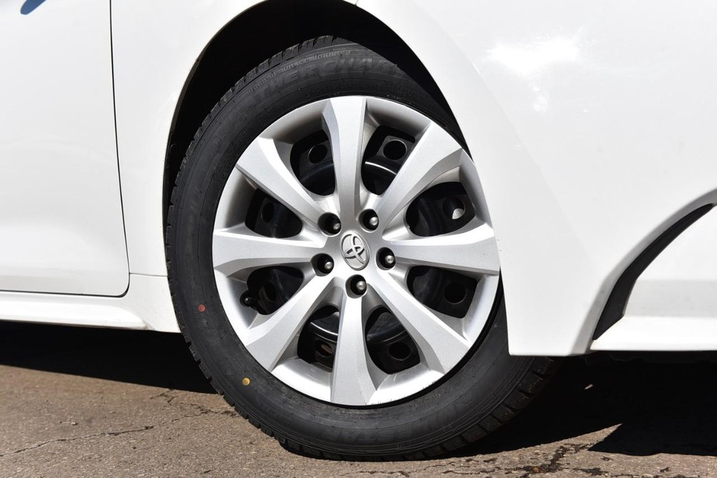 Toyota Corolla Vehicle Full-screen Gallery Image 2