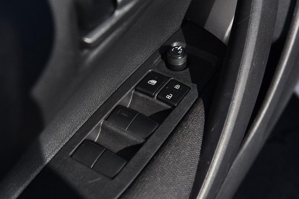 Toyota Corolla Vehicle Full-screen Gallery Image 7