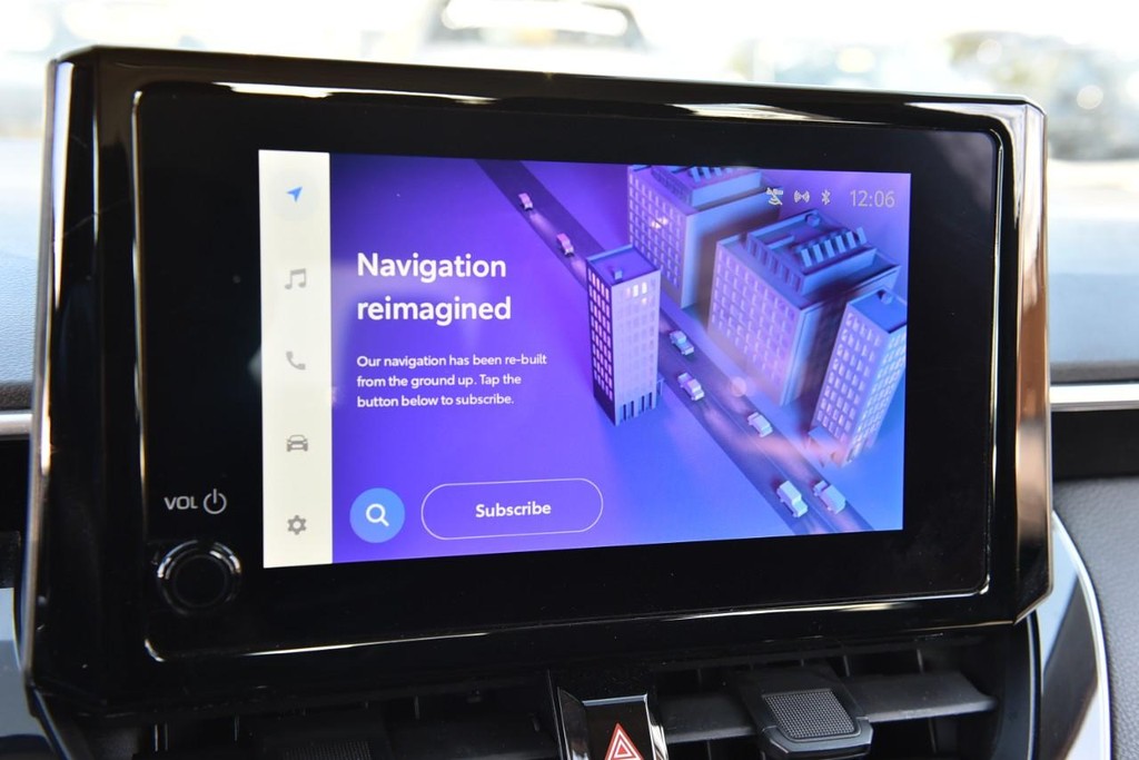 Toyota Corolla Vehicle Full-screen Gallery Image 11