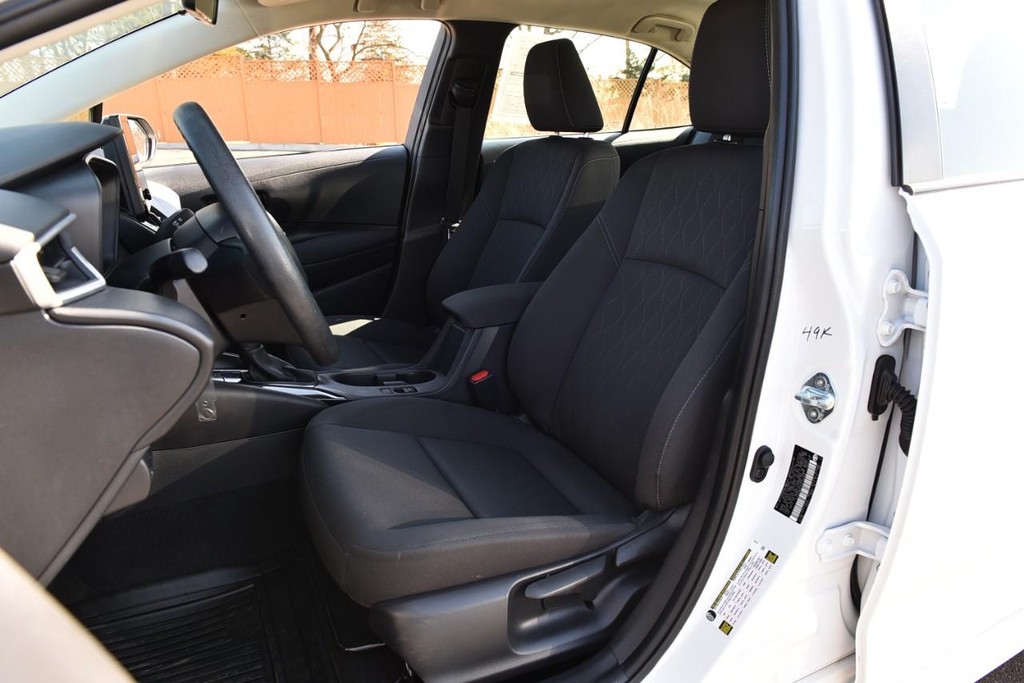 Toyota Corolla Vehicle Full-screen Gallery Image 14